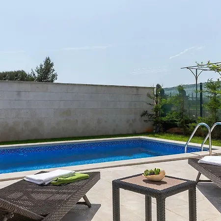 Isabella Lejlighed Pula