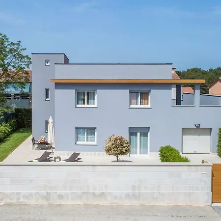 Apartment Villa Isabella *